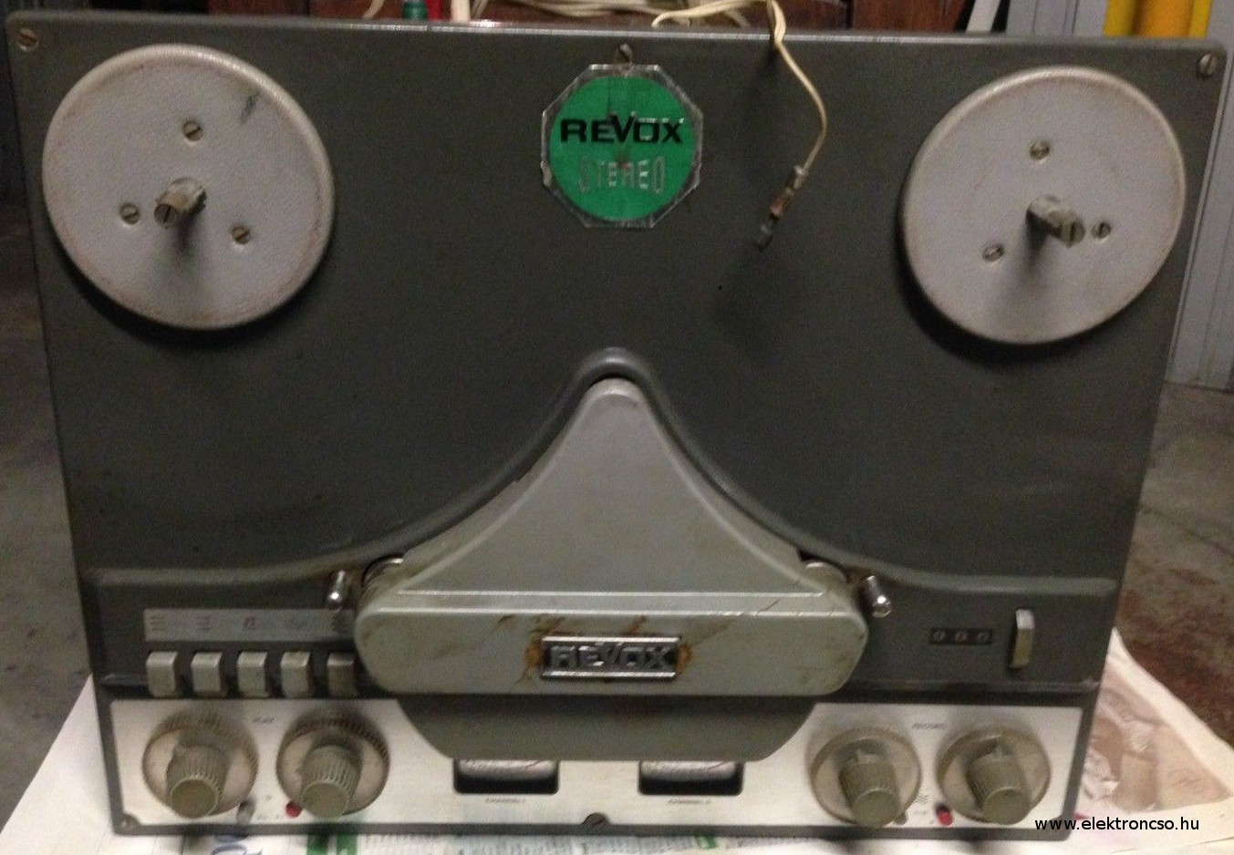 ReVox G36 a magnó, még a felújítás előtt ReVox G36 a magnó, még a felújítás előtt