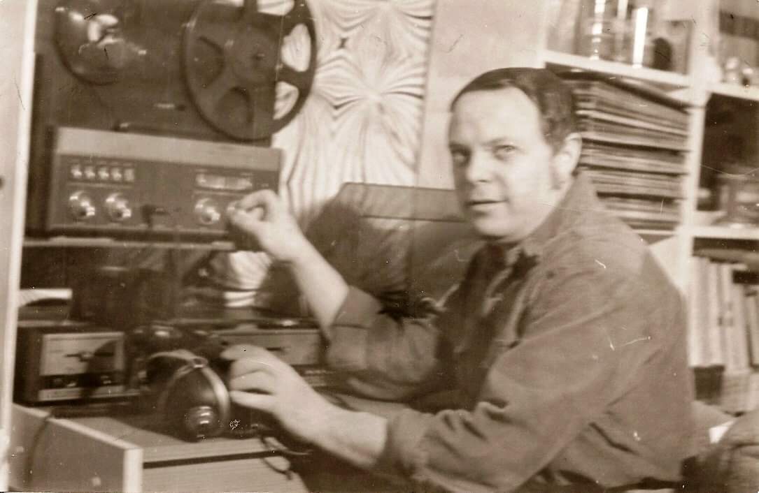 ReVox G36 Pálos Úr és az ő A77-ese valószínűleg éppen lemezjátszós felvétel közben. ReVox G36 Pálos Úr és az ő A77-ese valószínűleg éppen lemezjátszós felvétel közben.