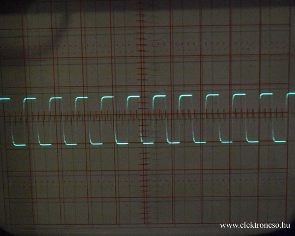 ez erősítő kimenete 1kHz-en ez erősítő kimenete 1kHz-en